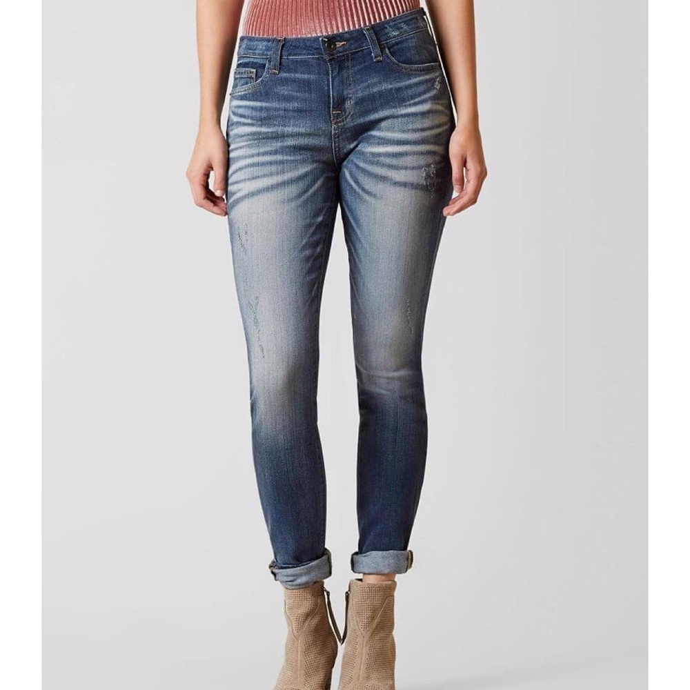 Big Star Liv mid rise Skinny Stretch Jean (Buckle Exclusive)